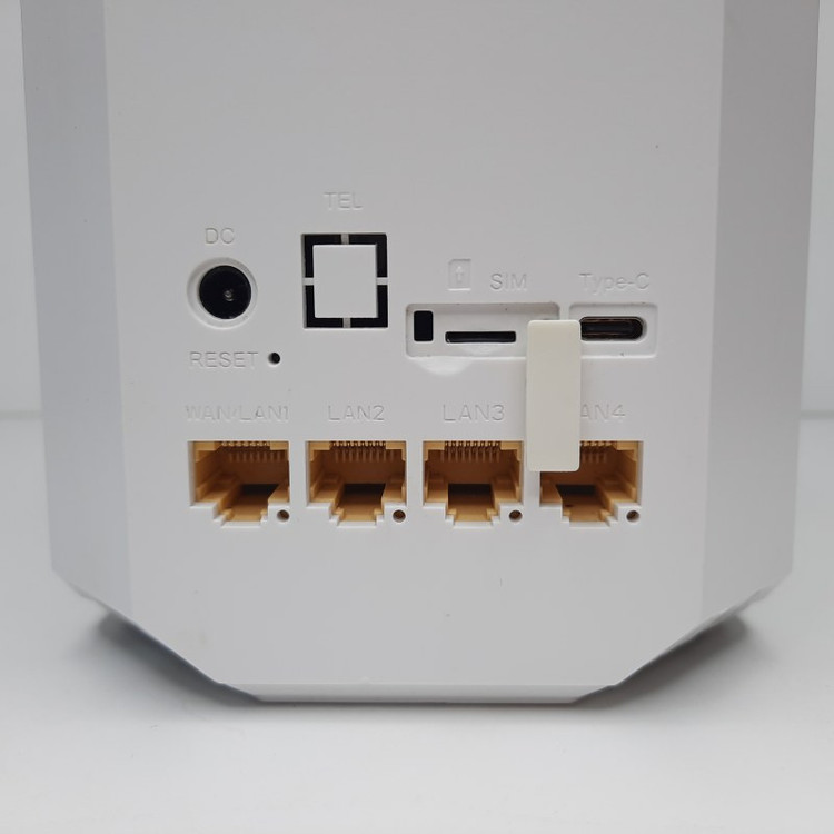 مودم روتر 5G خانگی دو مدل ZLT X28 PRO با قابلیت تجمیع پهنای باند، پشتیبانی از 64 کاربر، اتصال دوگانه بیسیم و باسیم، پنل سوپر ادمین، قفل دکل و 12 آنتن داخلی
